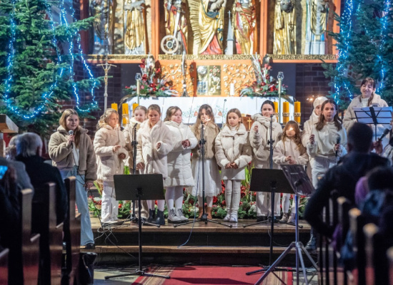 NIEZWYKŁY KONCERT KOLĘD i JASEŁKA